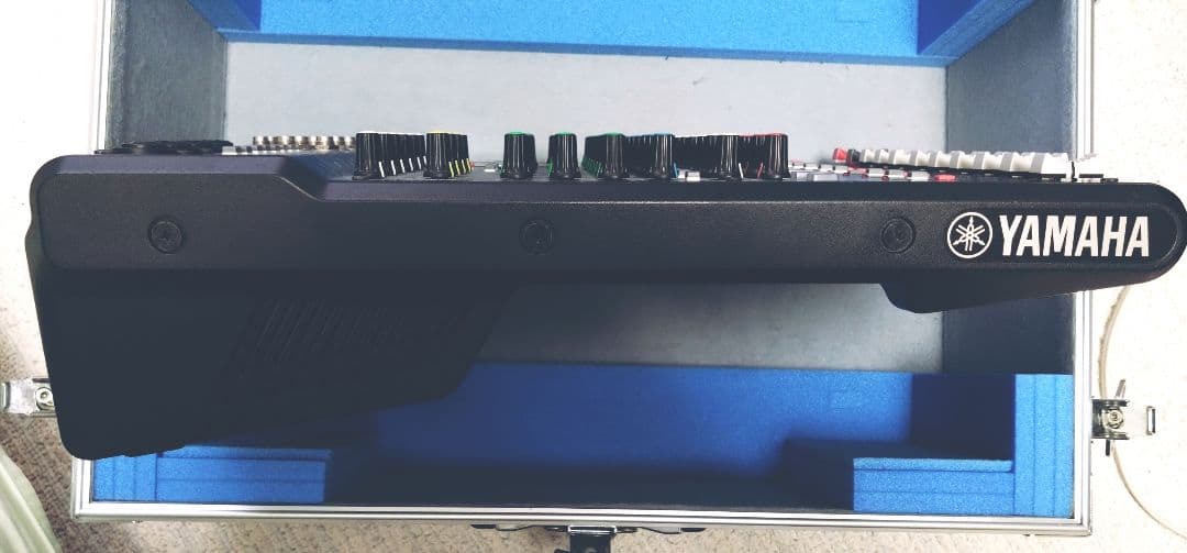 値下げしました☆ヤマハ MG12XU 12チャンネルミキサー【アルミケース付き】
