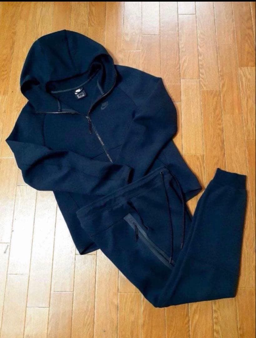 Nike 黒テックフリース