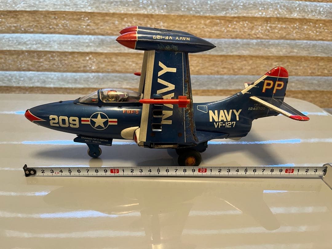 ヨネザワのブリキ のパンサー