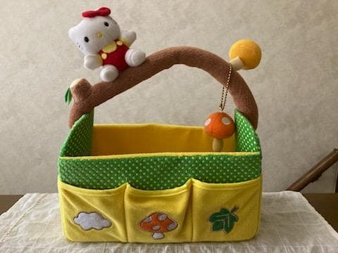 【希少】2003 サンリオ ハローキティ ハンドル付き 収納箱 黄色×緑