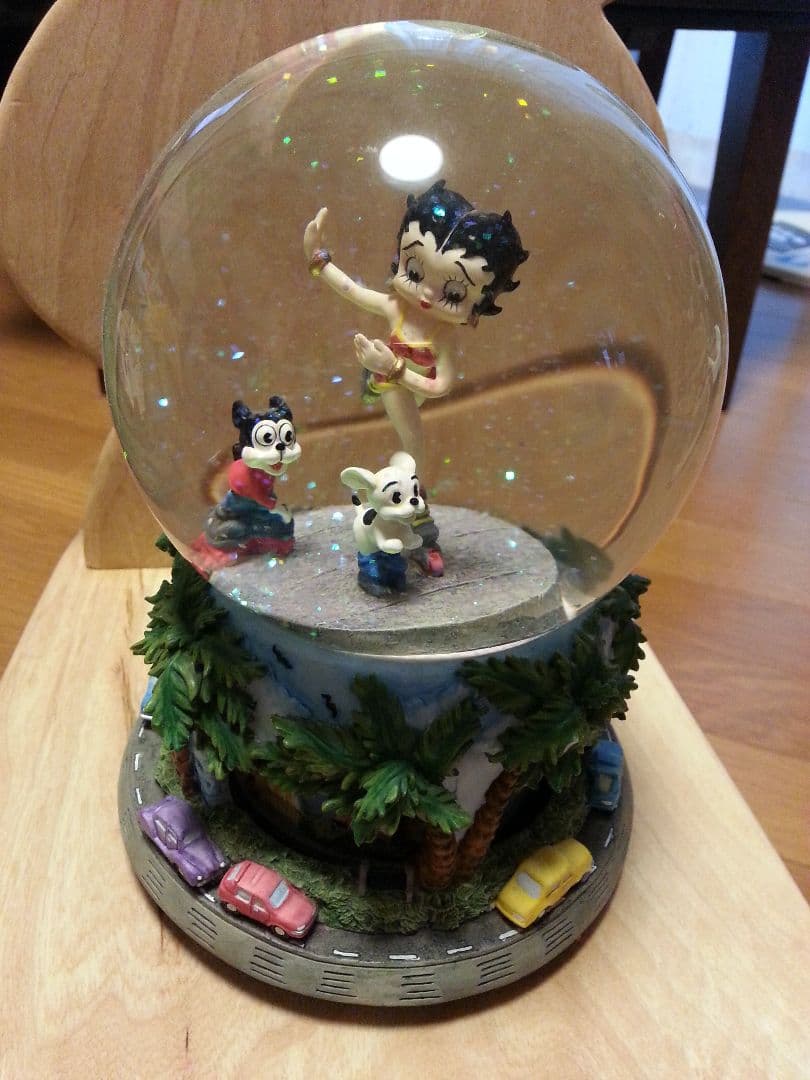 ベティちゃん　BETTY BOOP スノードーム　オルゴール