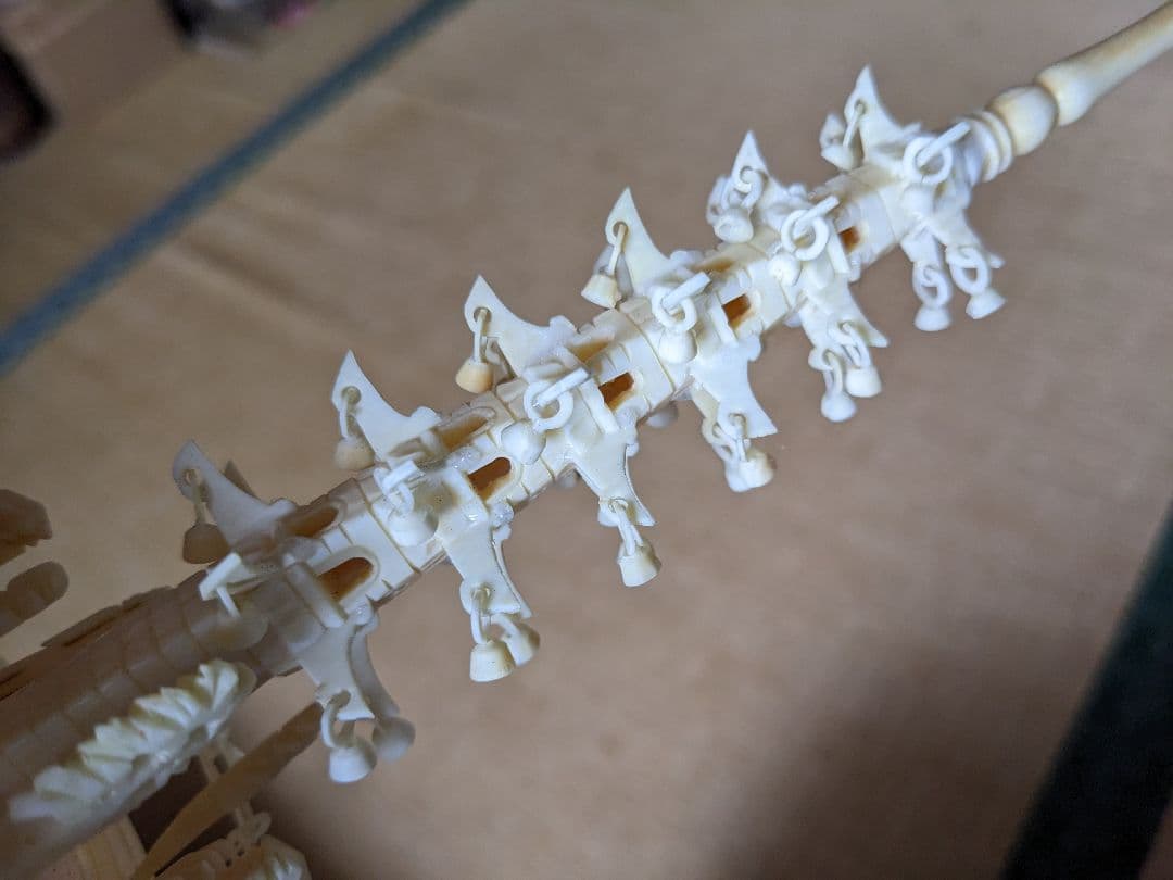 ♦中国伝統工芸美術？骨？鹿角 仏塔 極細密 6列自在 六重の塔 置物飾り 骨董品