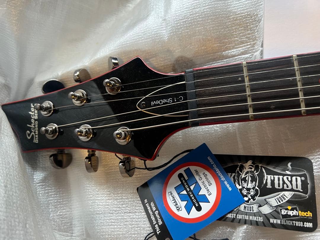 SCHECTER C-1 SHE DEVIL ブラック&レッド