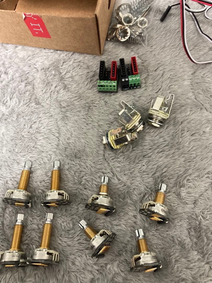 EMG-81 & 85 Ivory ピックアップセット