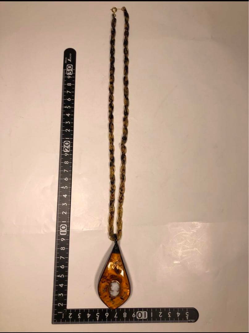 カメオ　琥珀ペンダント　鼈甲　首飾り　作家物　金彩