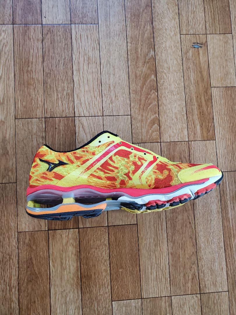 新品　ミズノ　ランニングシューズ　27.5㎝