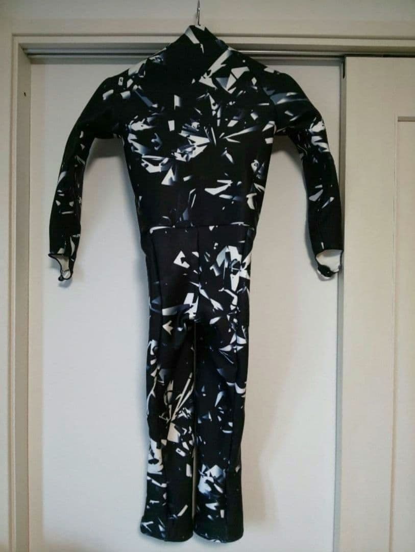 OGASAKAとDESCENTEのコラボ商品／ワンピース＆ハーフパンツのセット