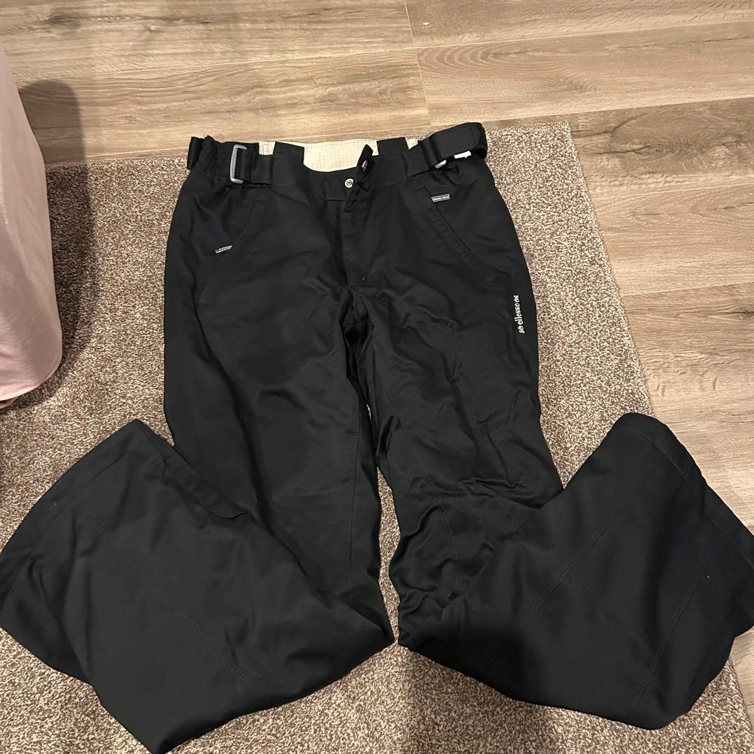 【美品】ellesse ファー付きスキーウェア 上ホワイト 下黒 XLサイズ