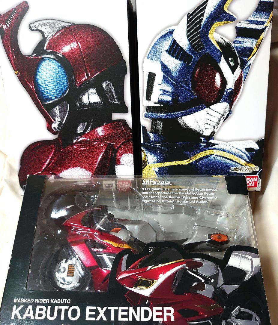 d*9様 S.H.Figuarts 真骨彫 仮面ライダーカブト&仮面ライダーガタ