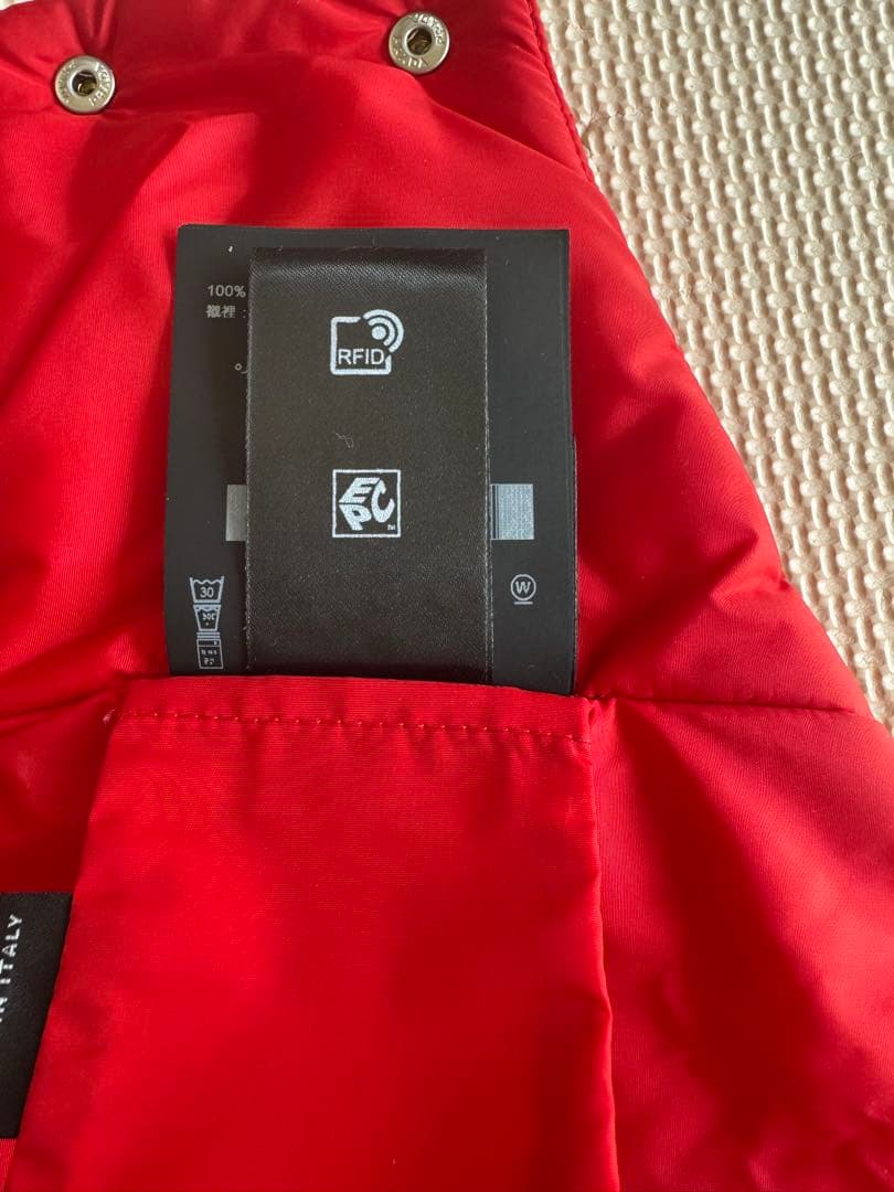 PRADA フード付きダウンジャケット(ペット用) Mサイズ