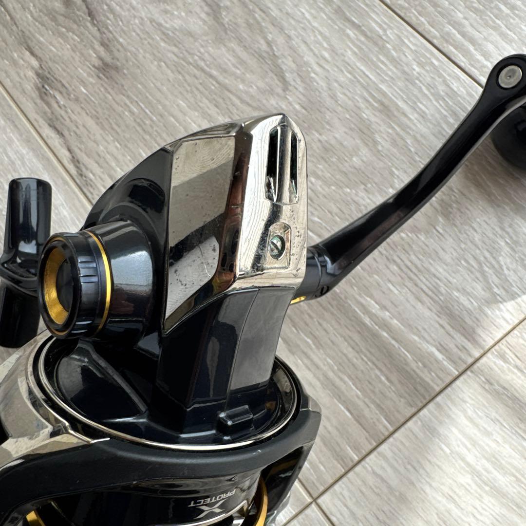 19STELLA SW 8000hgスピニングリール ブラック/ゴールド