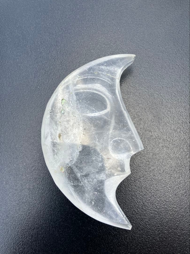 水晶　三日月　モチーフ