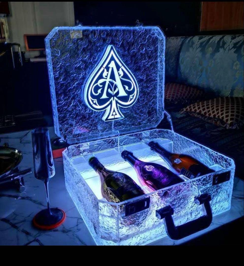 アルマンド　アタッシュケース　LED