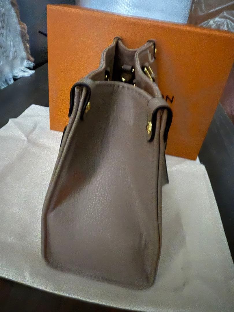 ショルダーバッグ ベージュ モノグラム