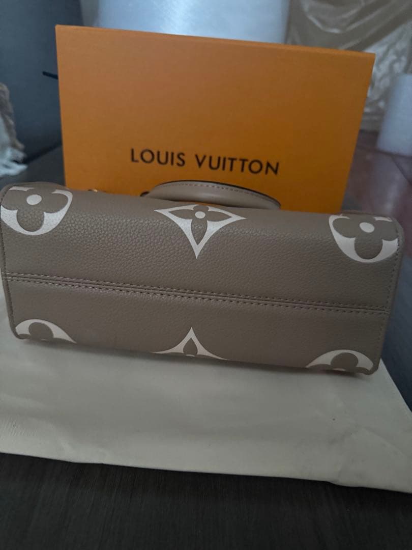 ショルダーバッグ ベージュ モノグラム