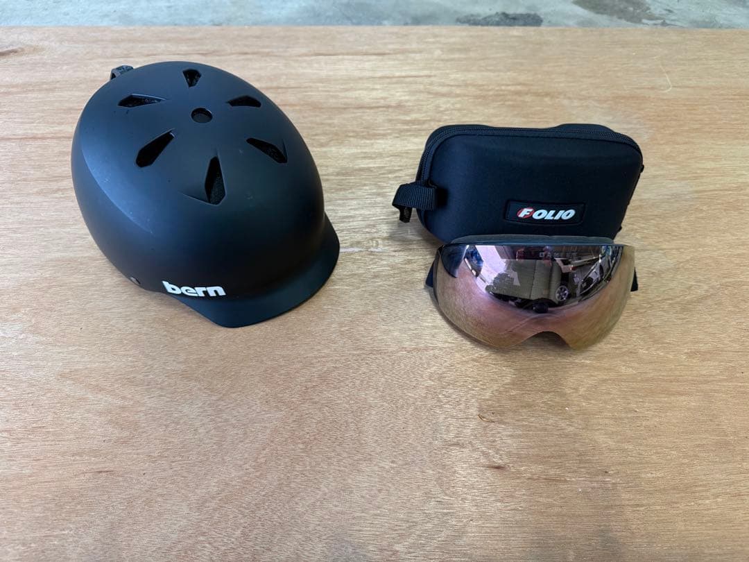 bern ヘルメット ＆ OAKLEY（オークリー）ゴーグル セット