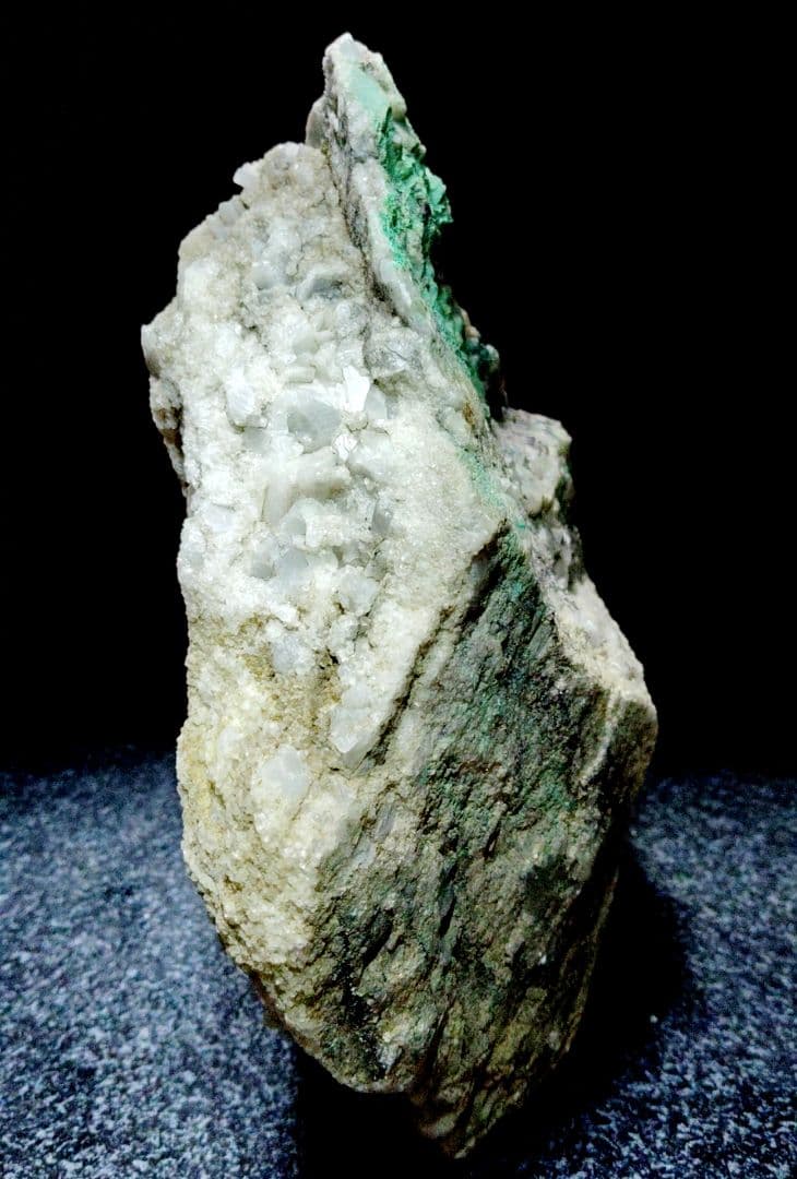 ★国産マラカイト原石★孔雀石【秩父鉱山・大黒ズリ3,128ｇ】