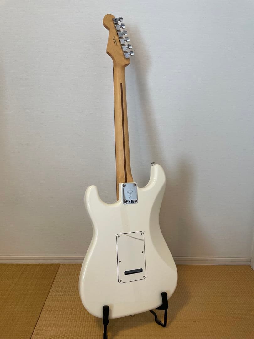 Fender Stratocaster ギター 白