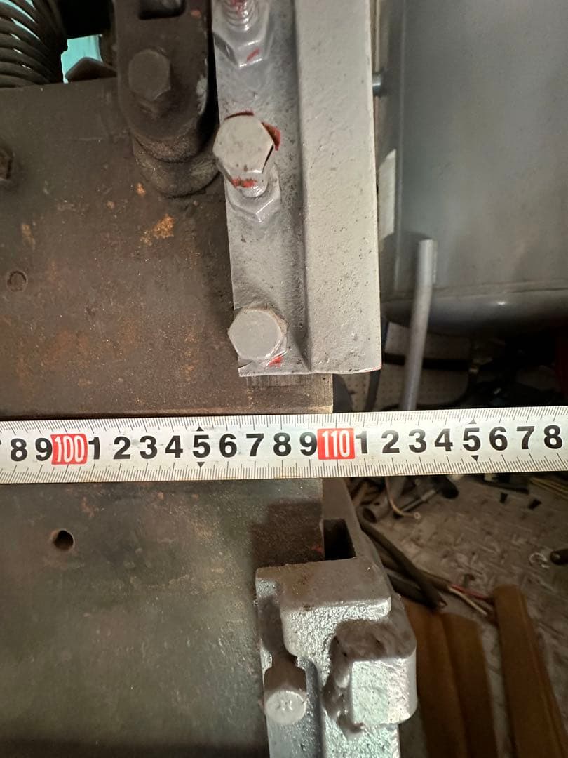 板金ベンダー　高田製作所　折曲げ機　ブリキ　板金　プレス