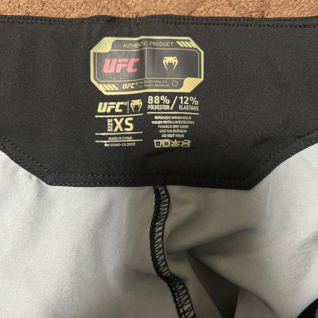 UFC VENUM ファイトショーツ XS 黒/金
