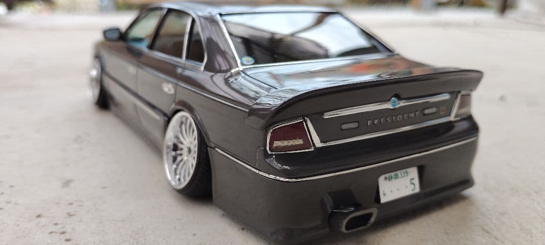 アオシマ プラモデル 1/24 プレジデント 完成品