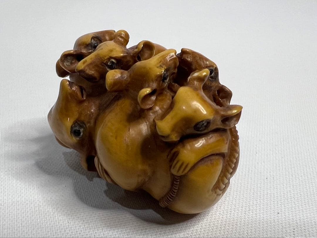 根付【河原明秀作】鼠のむれ ヤシャ染 天然素材 超絶技巧 高円宮コレクション