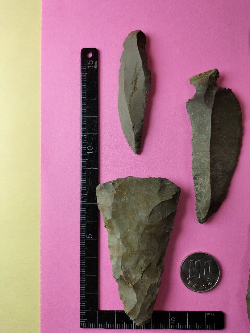 旧石器時代セット (出土品)石匙、石ナイフ、三角型石器、石銛、5点  頁岩
