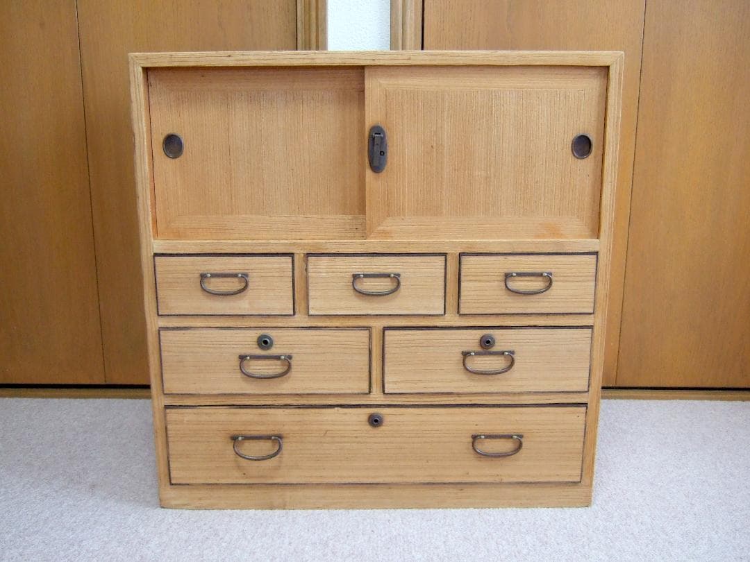 レトロな小箪笥 収納棚 桐箪笥 飾り棚 古箪笥