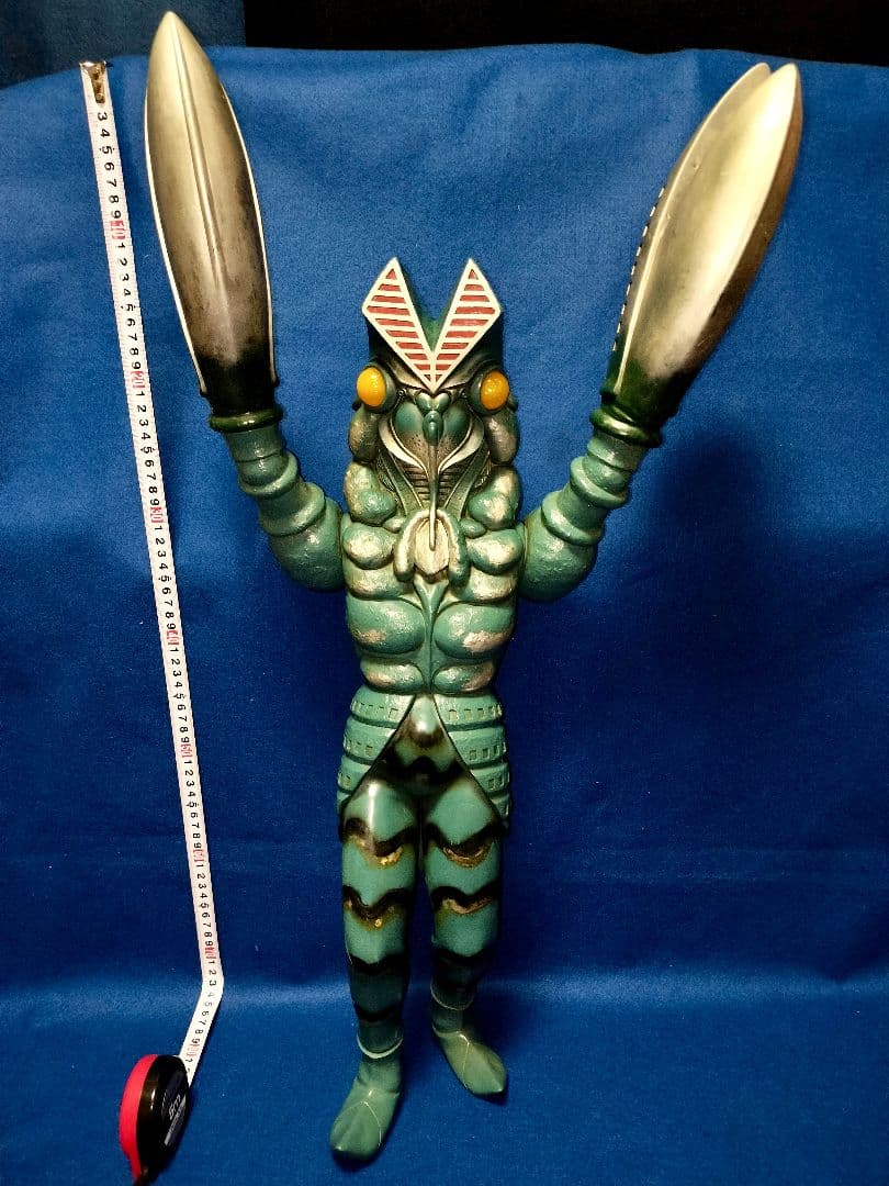 大迫力！販促用バルタン星人デカいフィギュア　大きい　ウルトラマン　宇宙人　怪獣