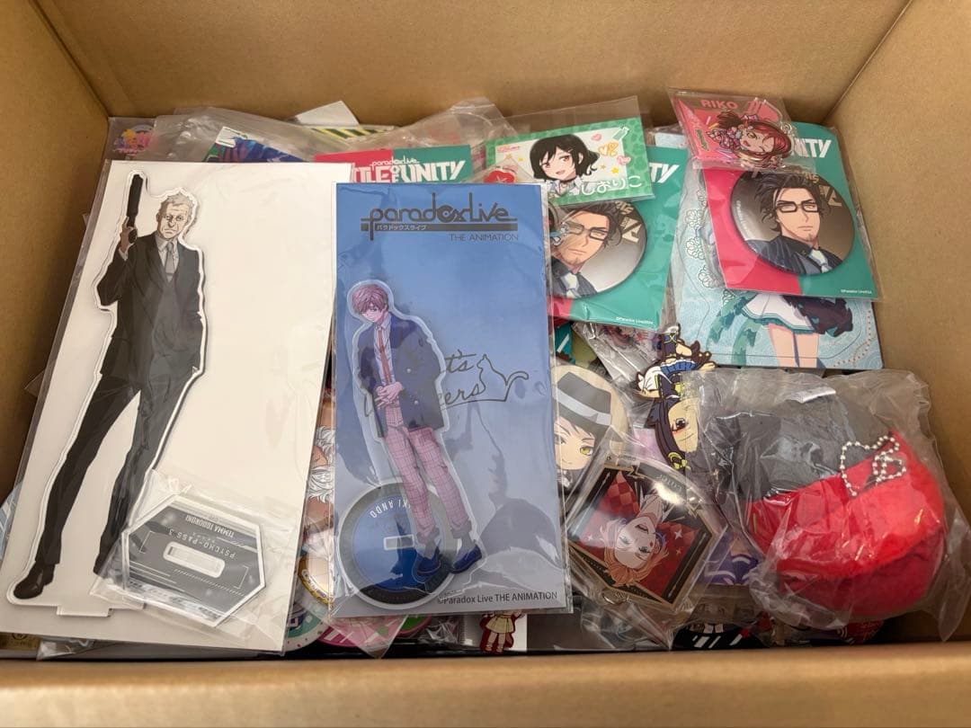 大量　ノンジャンルまとめ売り　アニメ　キャラグッズ　300点以上　100サイズ