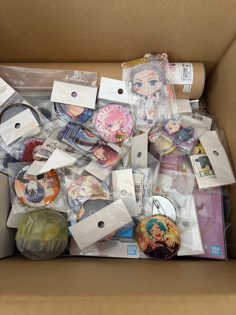 大量　ノンジャンルまとめ売り　アニメ　キャラグッズ　300点以上　100サイズ