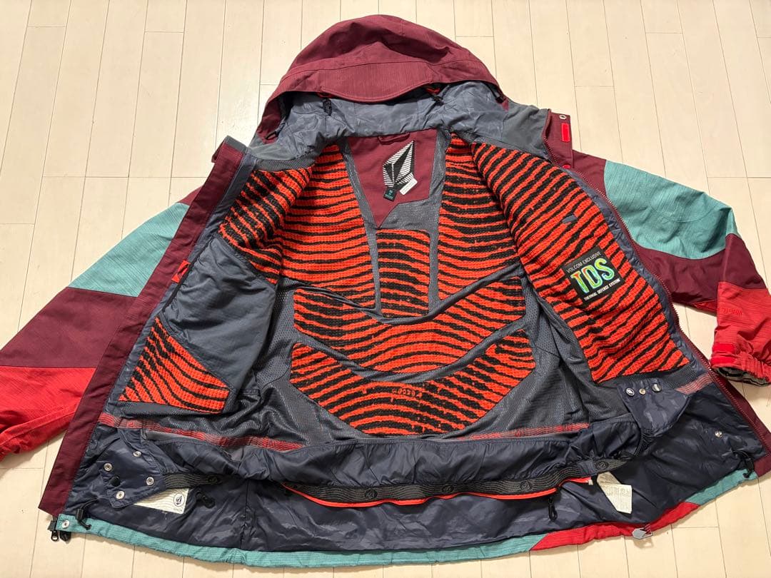 volcom ボルコム　スノーボードウェア&パンツ　上下セット　エルゴ