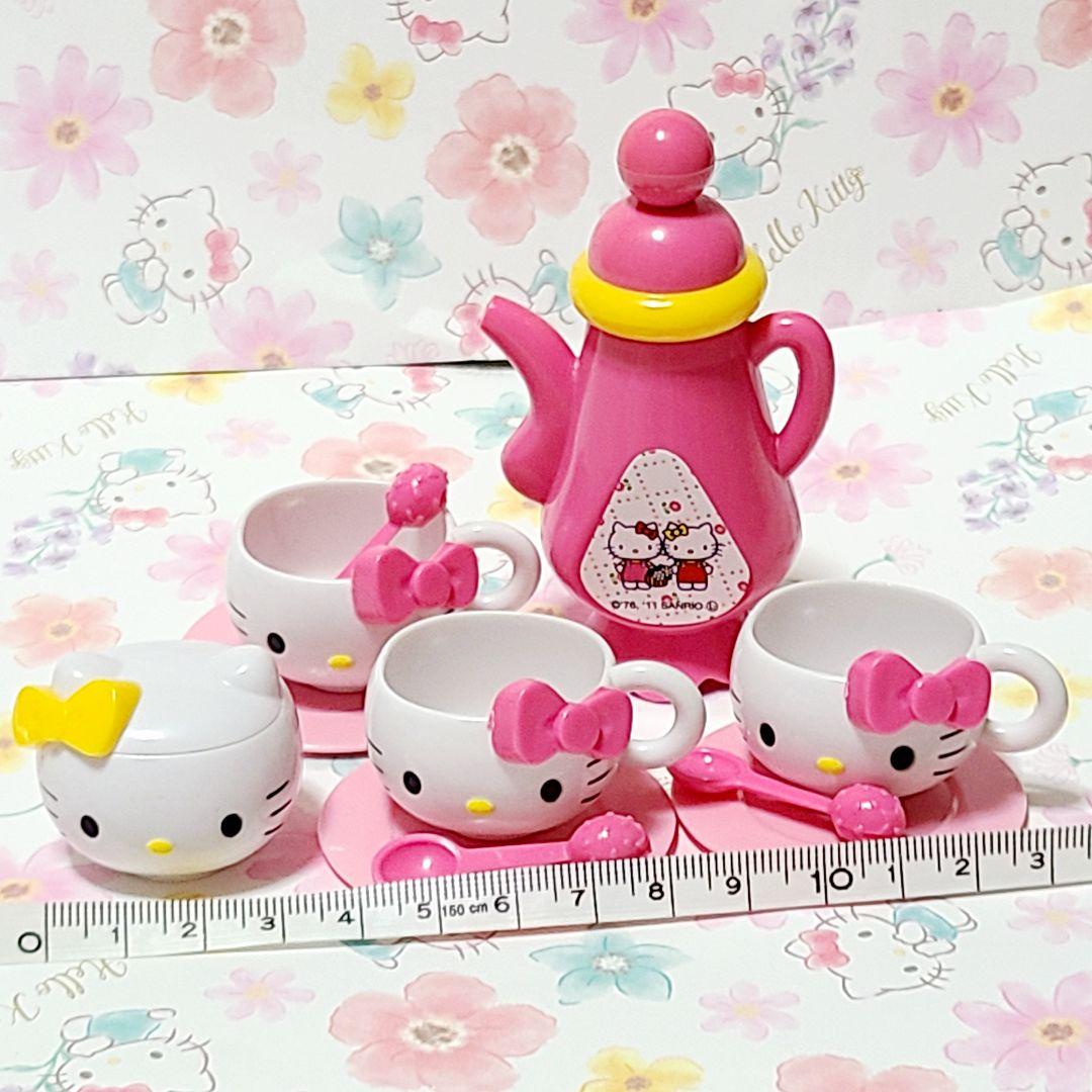 4.キティ ままごとセット ティータイム サンリオレトロ