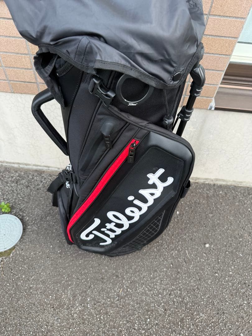 Titleist スタンド式ゴルフバッグ 黒/赤　タイトリスト