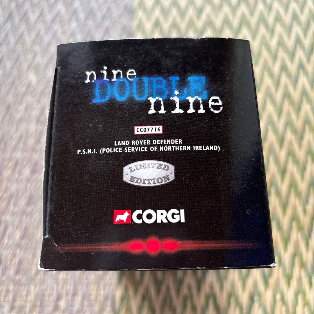 Corgi Land Rover Defender ミニカー 1:43