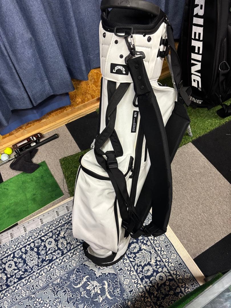 ⭐︎ 美品　JONES スタンド・キャディバッグ ホワイト/ブラック　ヘッドカバー