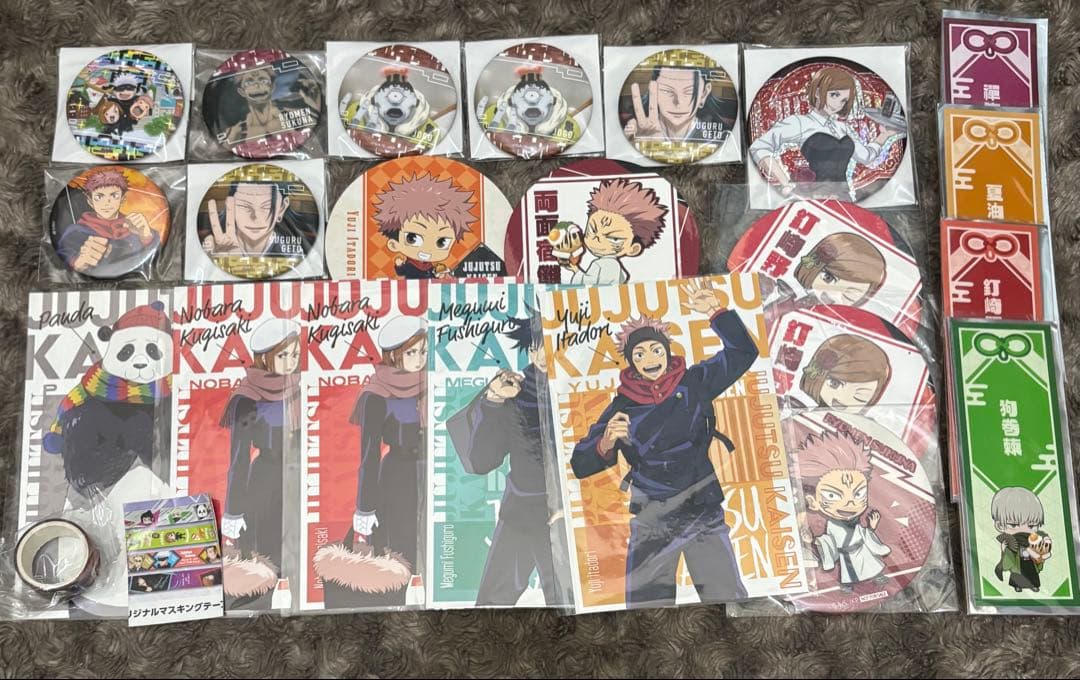 呪術廻戦　まとめ売り　虎杖くん多め　ぬいぐるみ　　アクスタ　缶バッジ　他