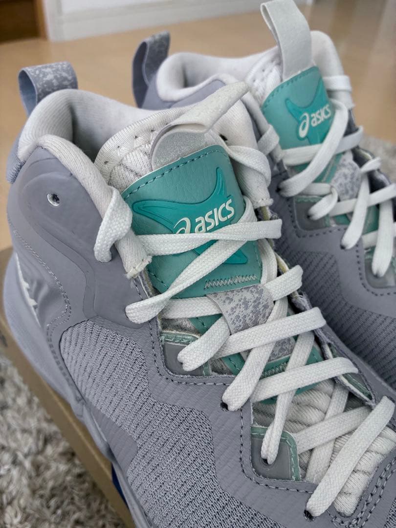 ASICS NOVA SURGE3 グレー ハイカット バスケットシューズ