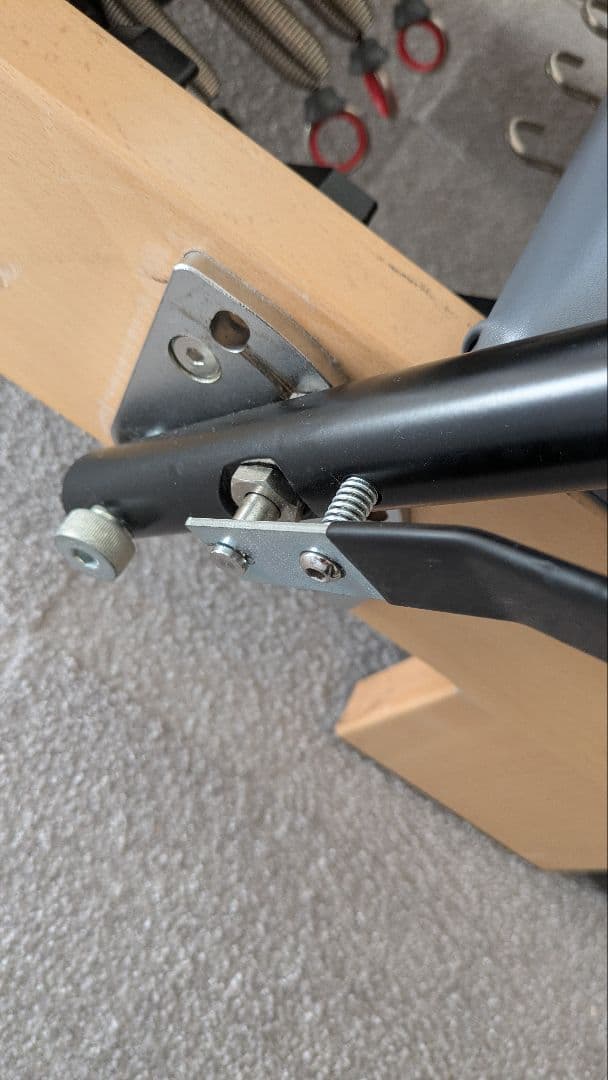 グレー リフォーマー ピラティス