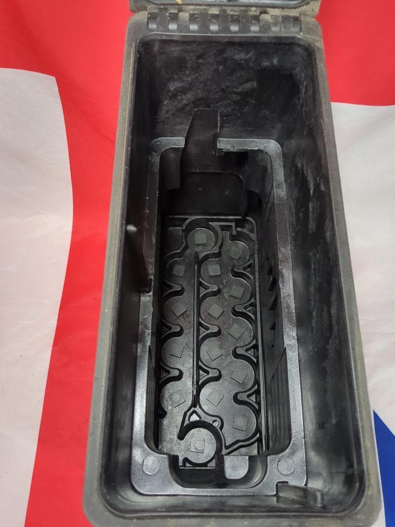 アメリカ軍２５ｍｍ機関砲用弾薬箱