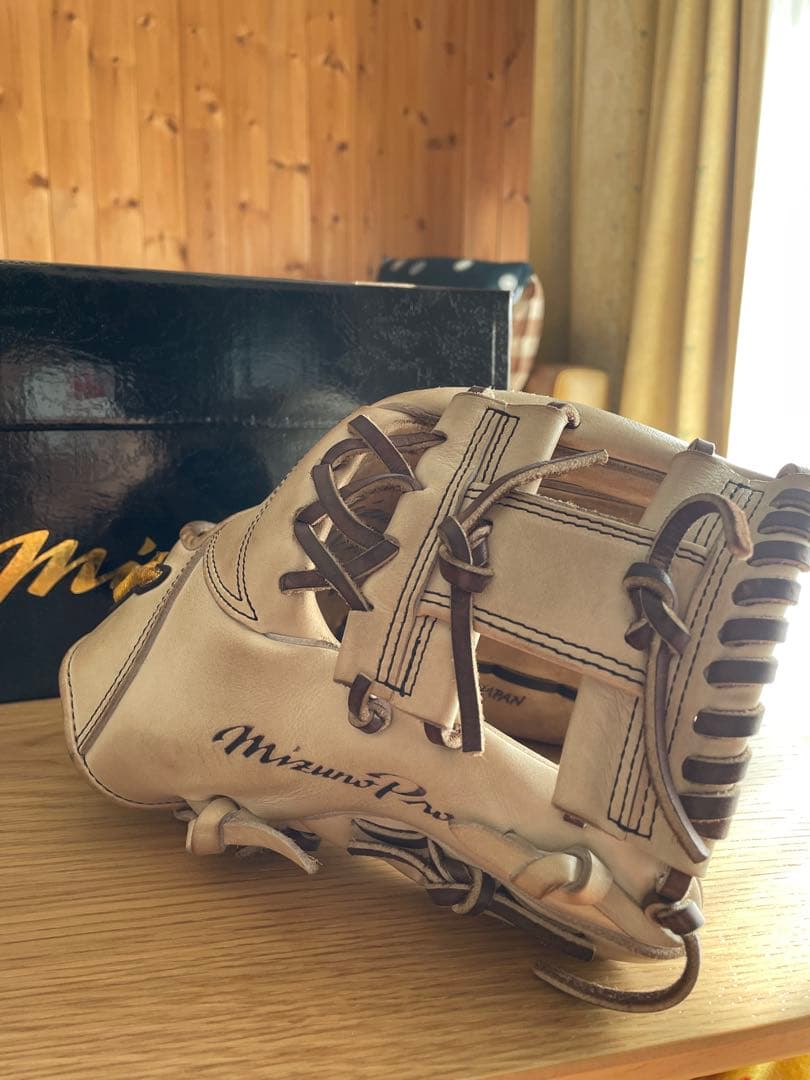 Mizuno Pro 硬式グローブ ベージュ　右投げ内野手用