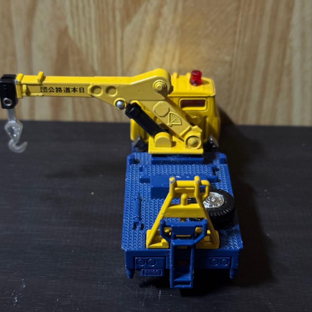 トミカ ダンディ三菱ふそう レッカークレーン