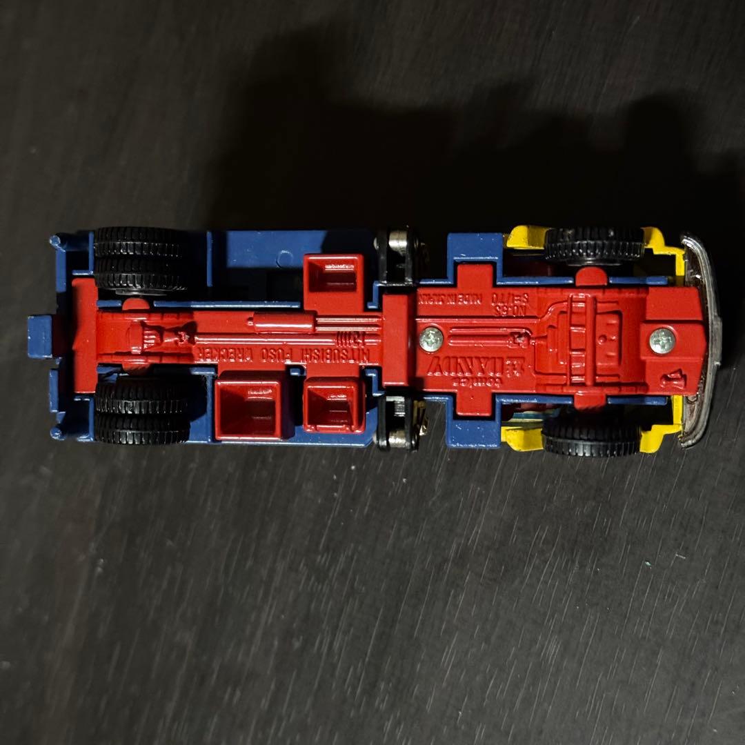 トミカ ダンディ三菱ふそう レッカークレーン