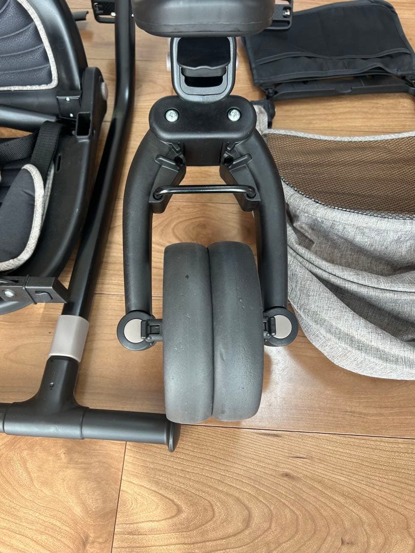 【中古品】子供用三輪車　7in1 BTM ホワイト