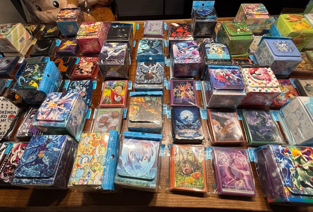 ポケモンカード　デッキシールド92個　カードケース42個　未開封品まとめ