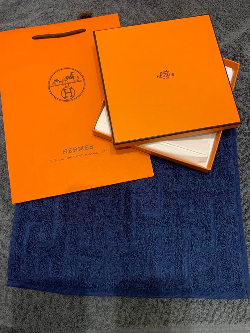 HERMES エルメス ハンドタオル　紙袋　箱あり　青色