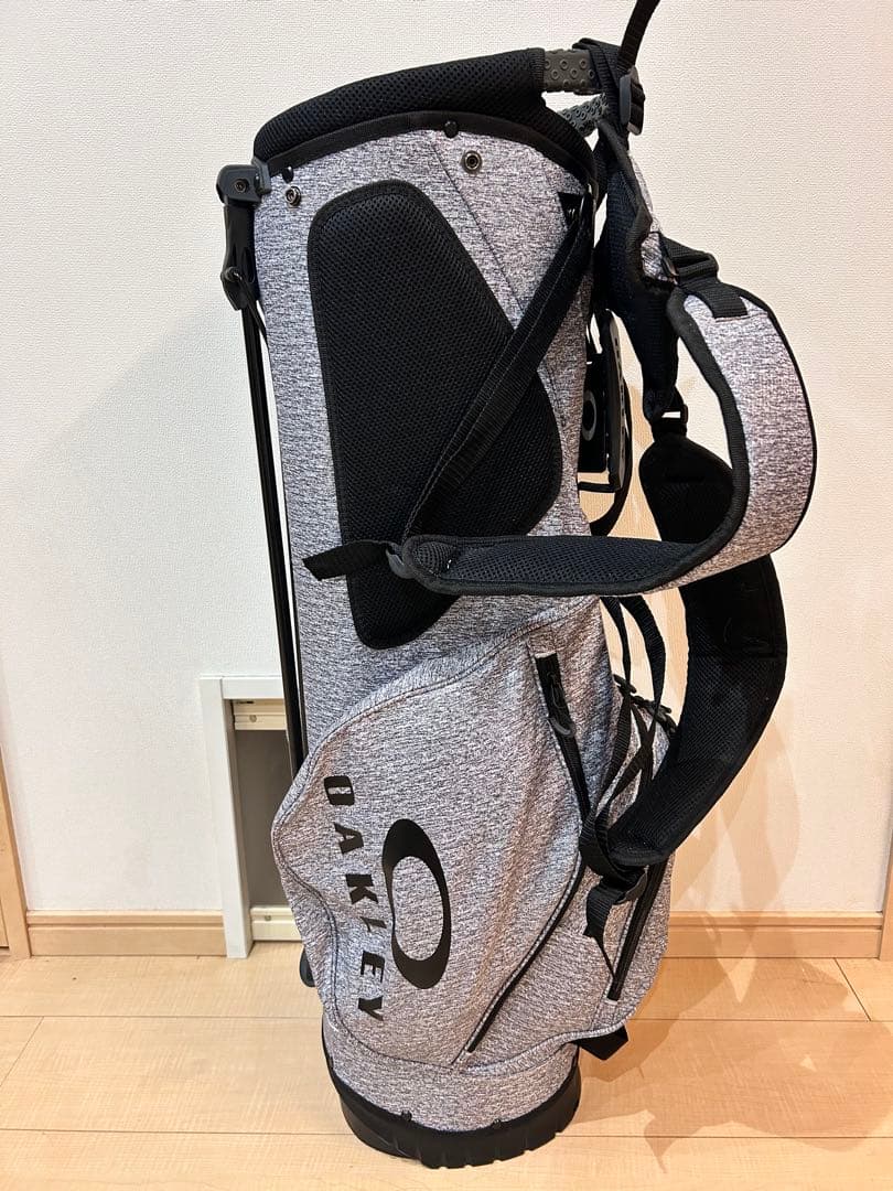 OAKLEY スタンド付きキャディバッグ グレー