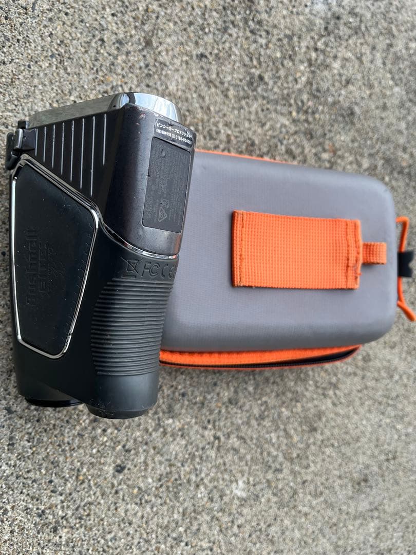 Bushnell ゴルフ用距離計とケース
