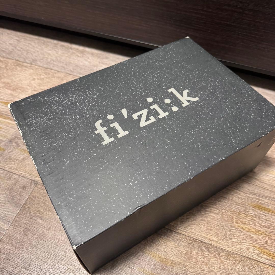 フィジーク　TEMPO OVERCURVE R4 LESCLASSIQUES43