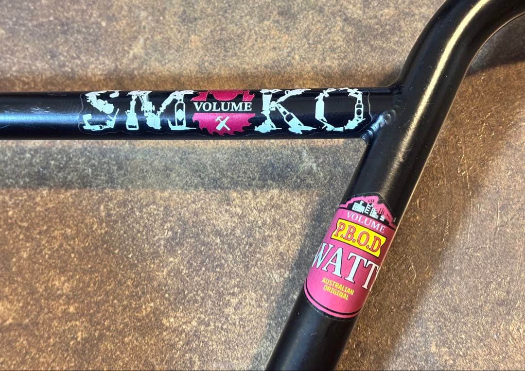 BMXハンドルバー　9インチライズ　VOLUME SMOKO